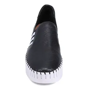 Django & Juliette Becca Sneaker