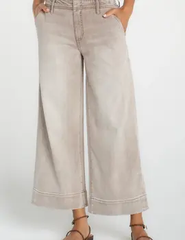 Liverpool Weekender Wide Crop - 26"