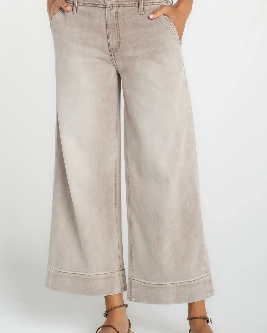 Liverpool Weekender Wide Crop - 26"