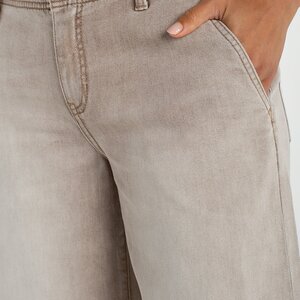 Liverpool Weekender Wide Crop - 26"