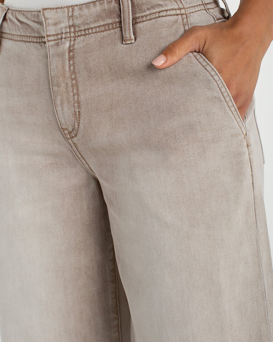 Liverpool Weekender Wide Crop - 26"