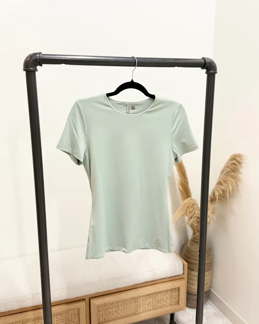 RD Style Roxi Crewneck Tee