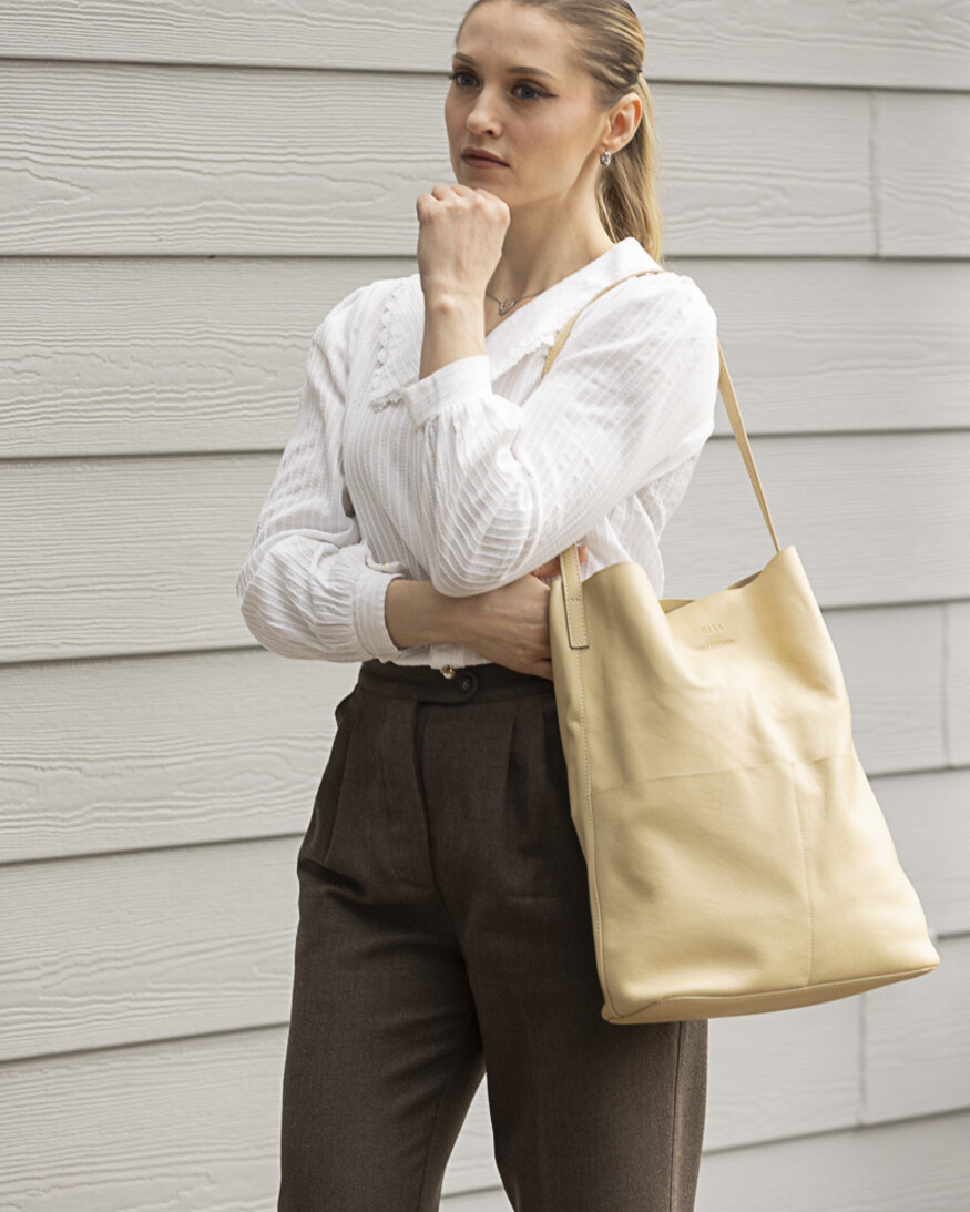 RISA Lila Pocket Tote