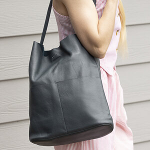 RISA Lila Pocket Tote