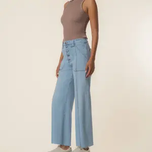 KUT Meg PP Exp Button WL