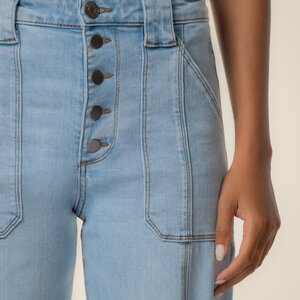 KUT Meg PP Exp Button WL