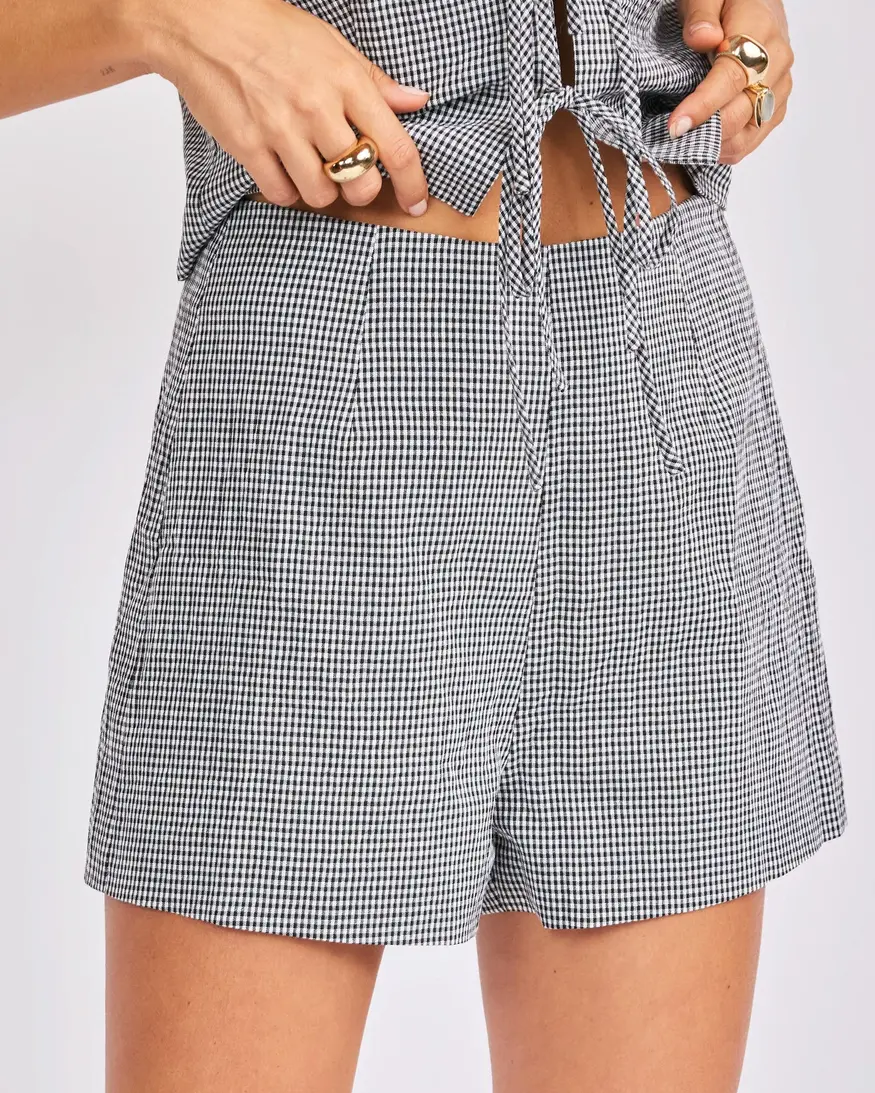 Boardwalk Hot Short