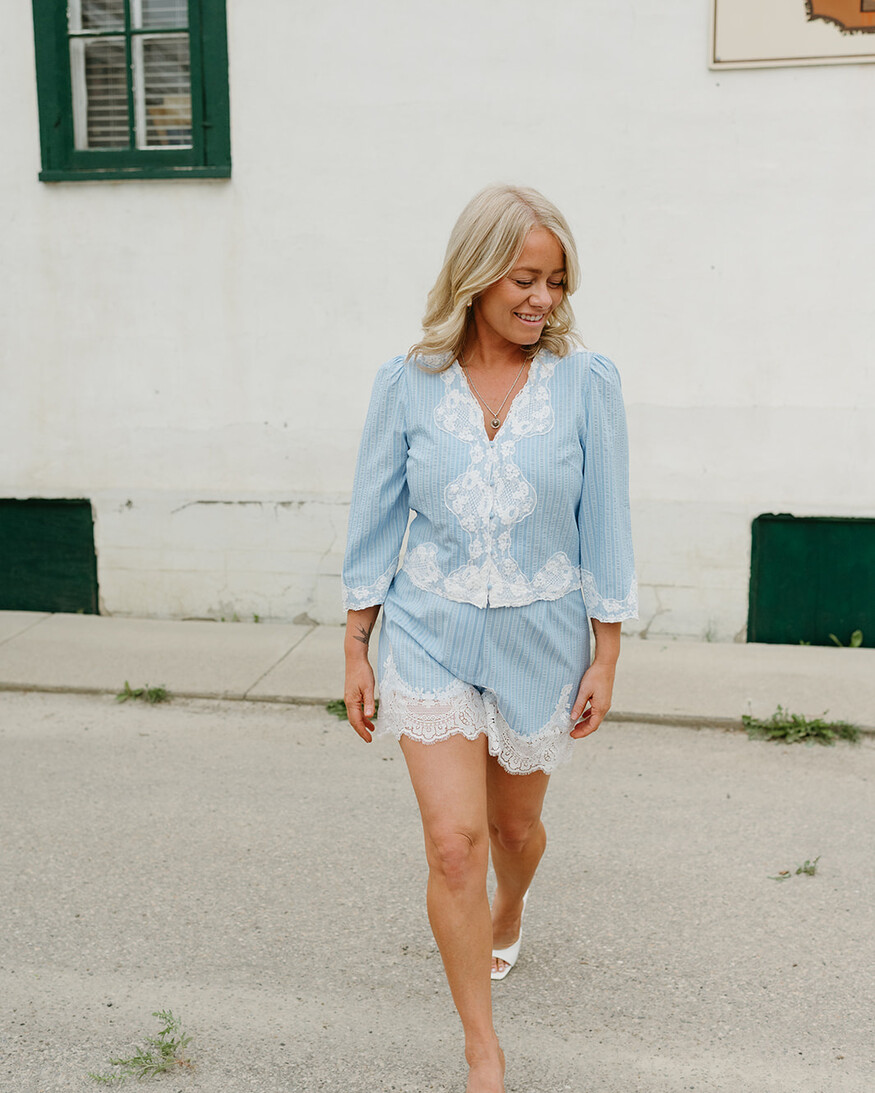 Adelyn Rae Billie Lace Trim Shorts
