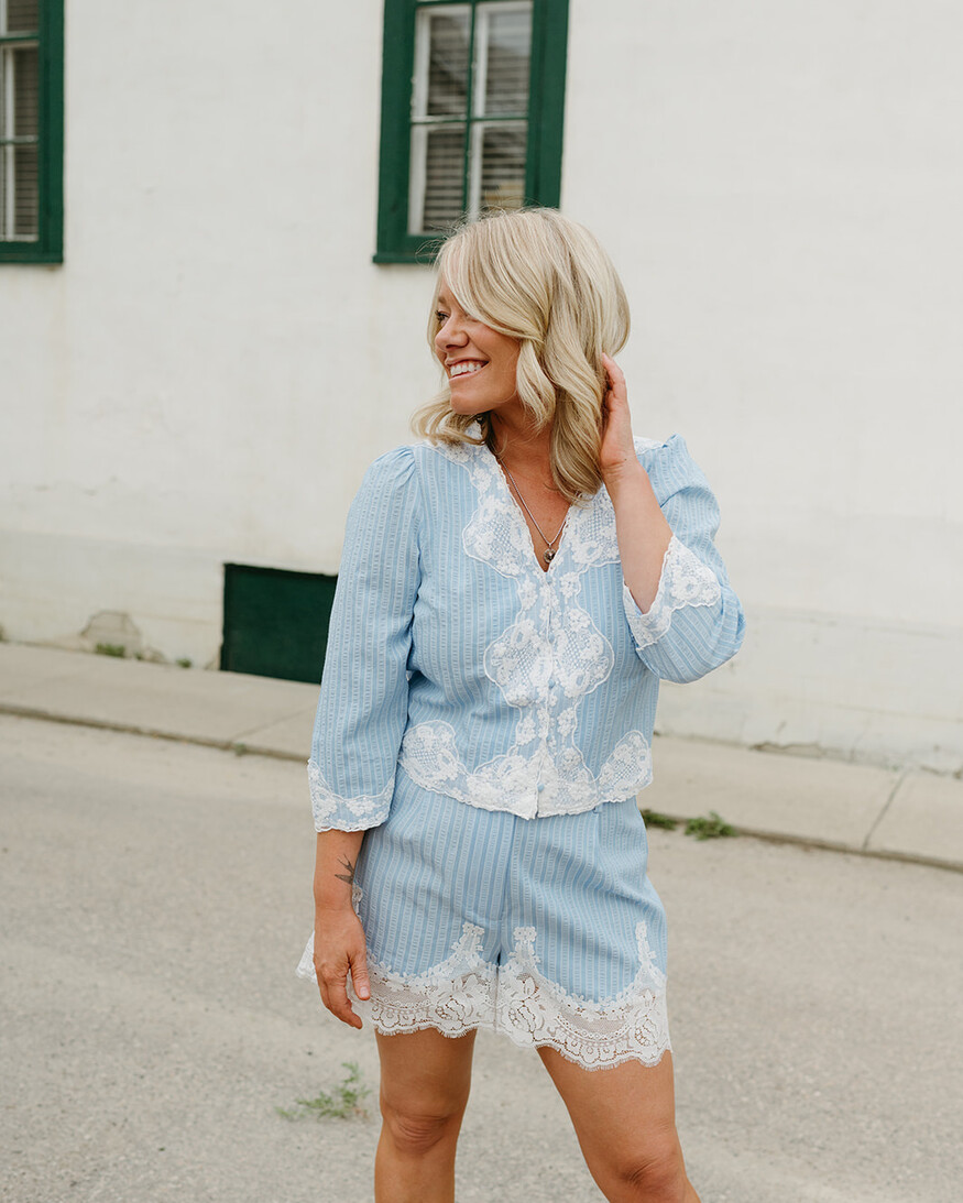 Adelyn Rae Billie Lace Trim Shorts