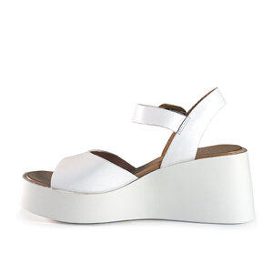 EOS Ariya Sandal
