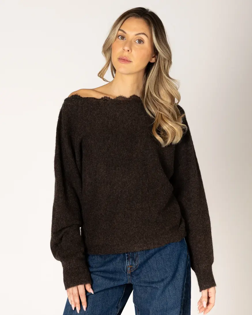 Lyla & Lux Nobulace Sweater