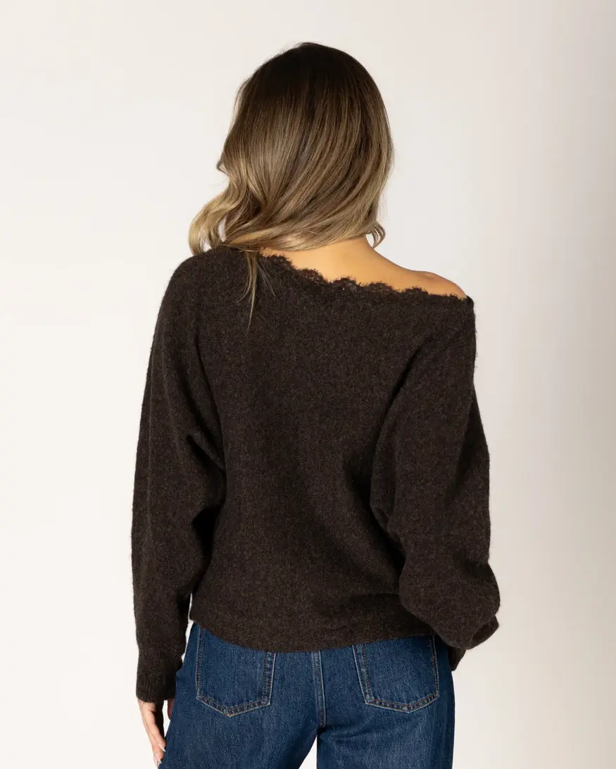 Lyla & Lux Nobulace Sweater