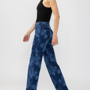 Silver Jeans - For Us Avery Relaxed Straight F308