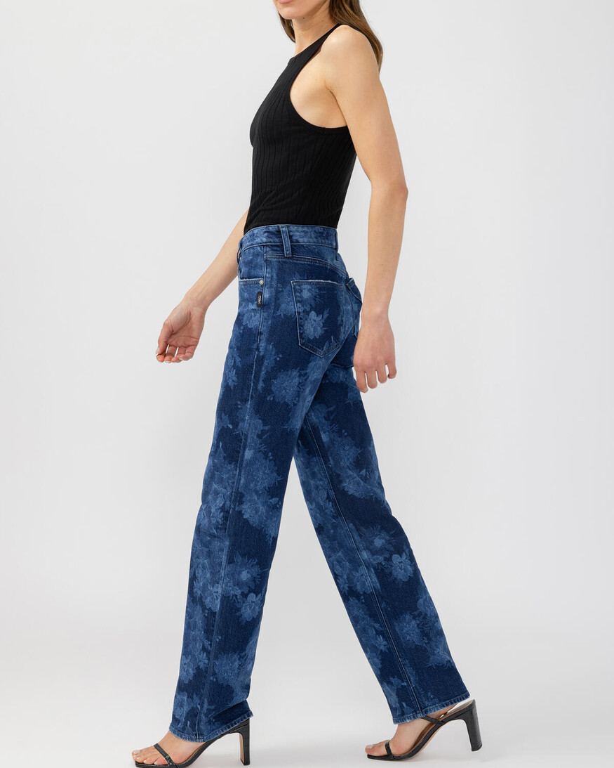 Silver Jeans - For Us Avery Relaxed Straight F308
