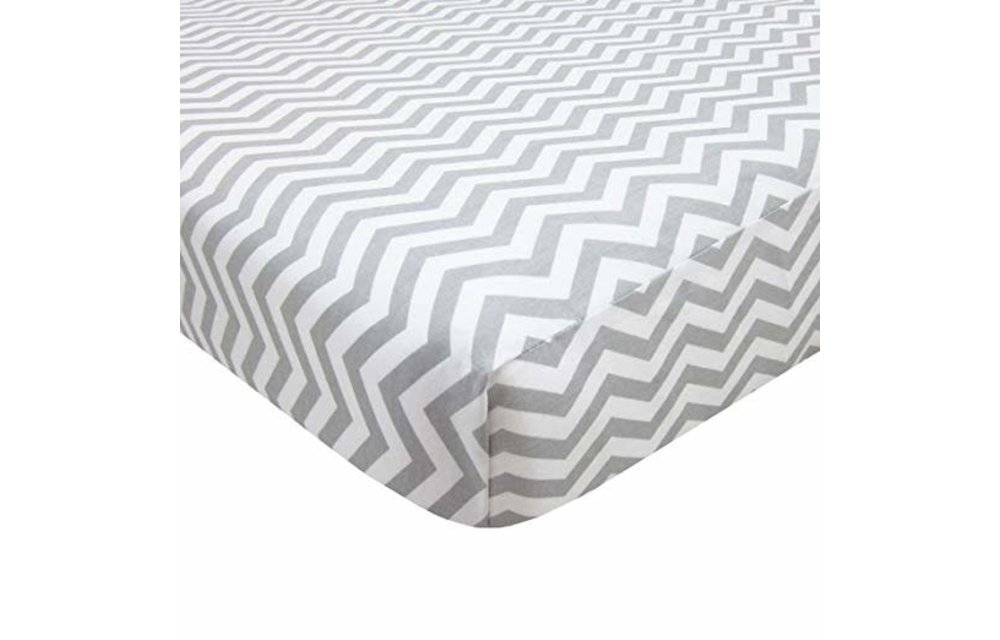 American Baby Knit Porta Crib Sheet In Grey-Zigzag