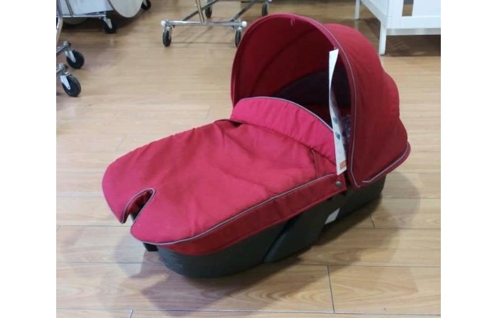 CLOSEOUT!! 2010 Stokke Xplory Carrycot With Textile Set In Red