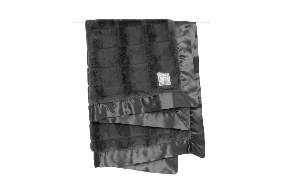 Little Giraffe Luxe Waterfall Blanket In Charcoal