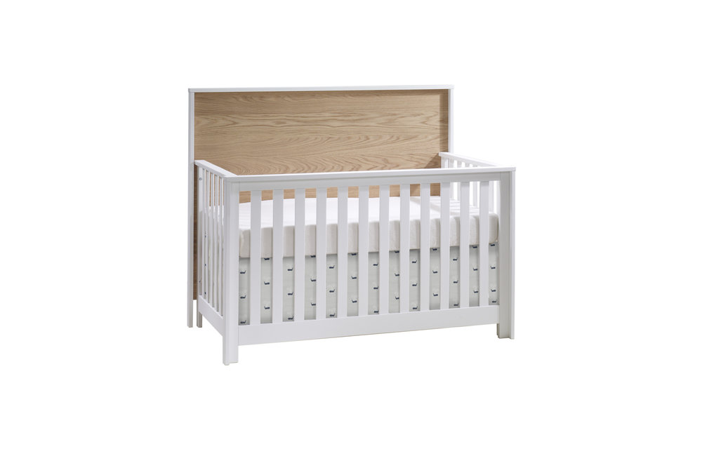 Nest Juvenile Vibe Collection Convertible Crib In White/Natural Oak