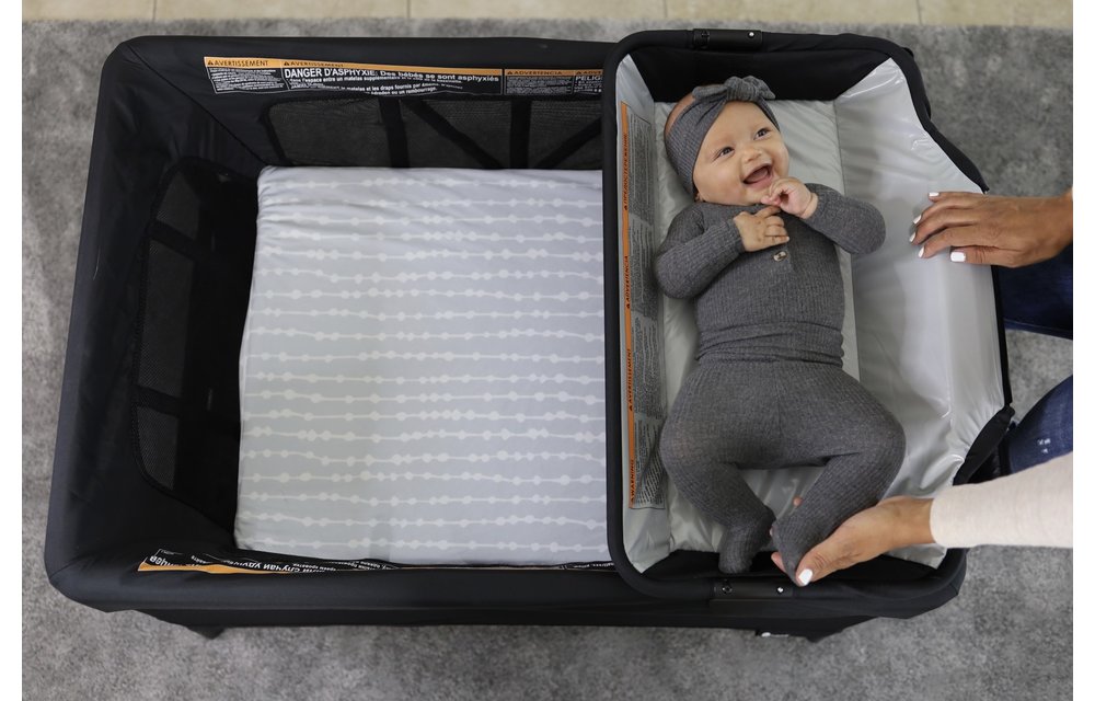 4 Moms Breeze Plus Play Yard
