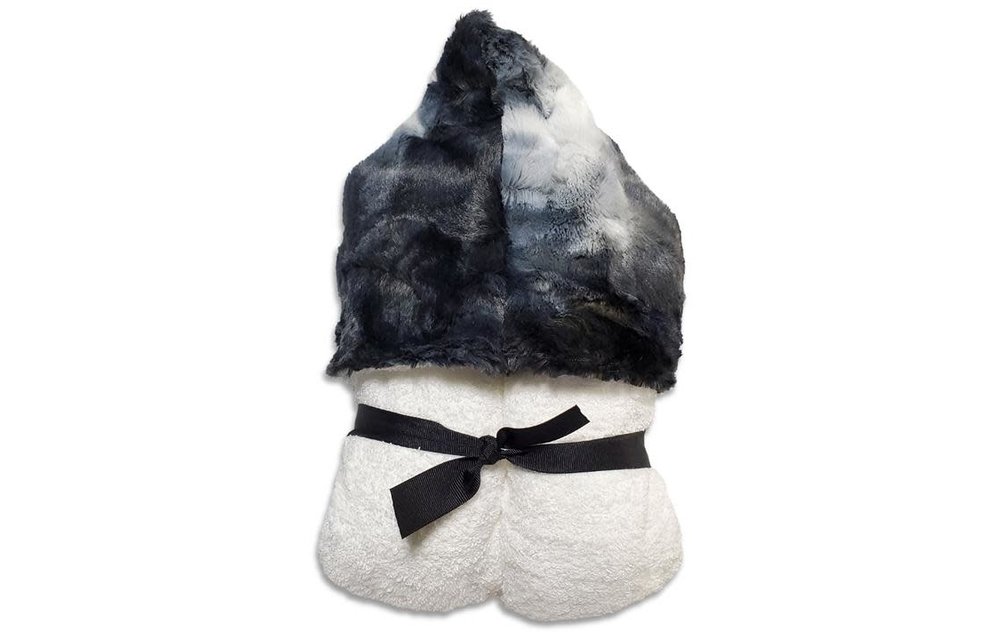 Winx + Blinx Hooded Towel In Sorbet Blackberry