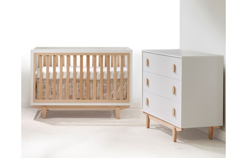 Tulip Juvenile Tate Convertible Crib With 3 Drawer Dresser XL In White/Natural