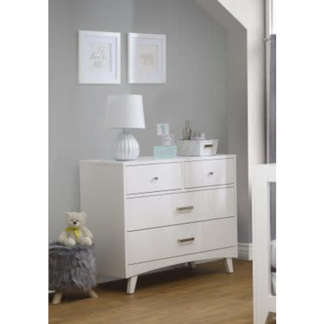 Sorelle Soho 4 Drawer Dresser in White