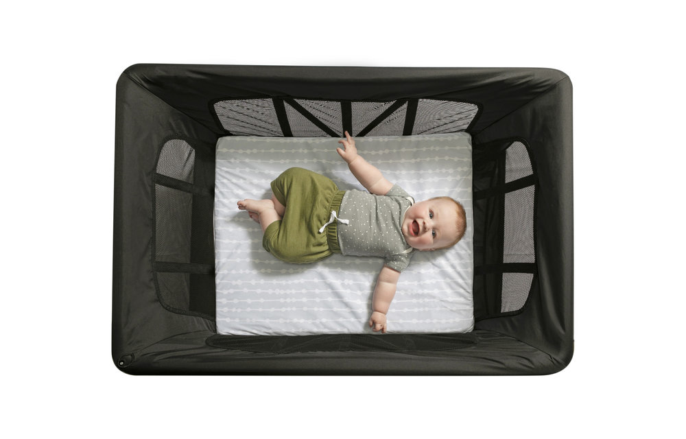4 Moms Breeze Playyard