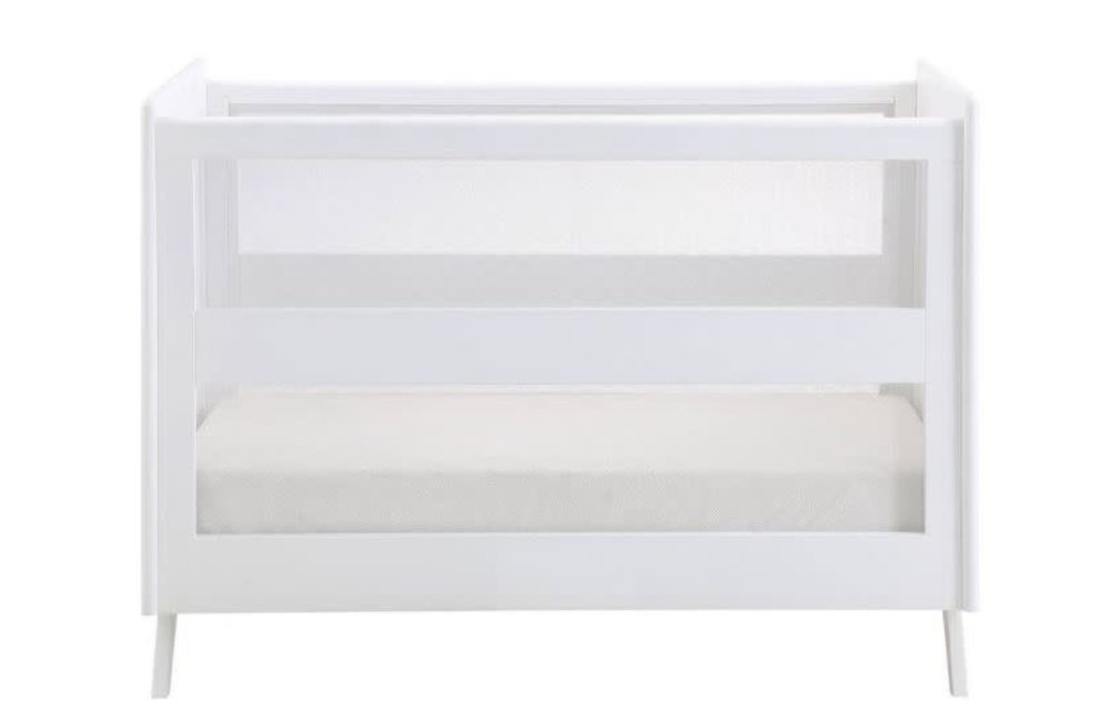 BreathableBaby Mesh 3-in-1 Convertible Standard Crib