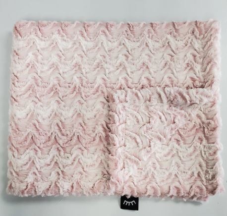 Winx & Blinx Summit Mauve Fur Hooded Towel Winx & Blinx Summit Mauve Fur Hooded Towel