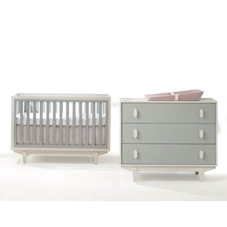 Tulip Juvenile Tulip Juvenile Tate  Convertible Crib With 3 Drawer Dresser XL