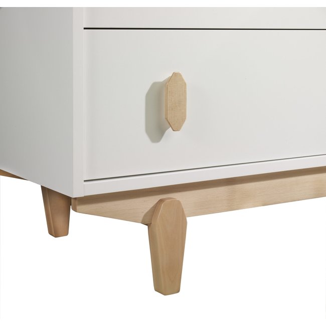 Tulip Juvenile Tate  Convertible Crib With 3 Drawer Dresser XL