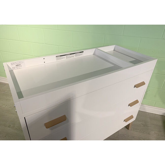 Pali Furniture Caravaggio Changing Tray With Dividers In White