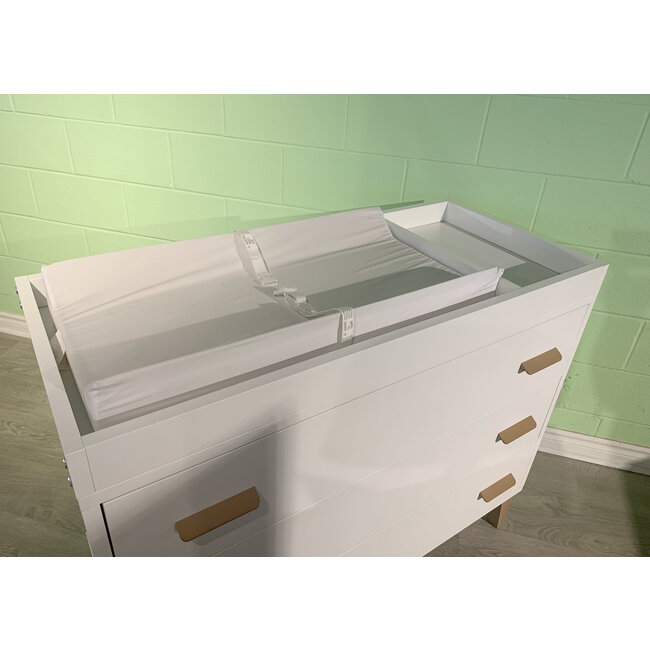 Pali Furniture Caravaggio Changing Tray With Dividers In White