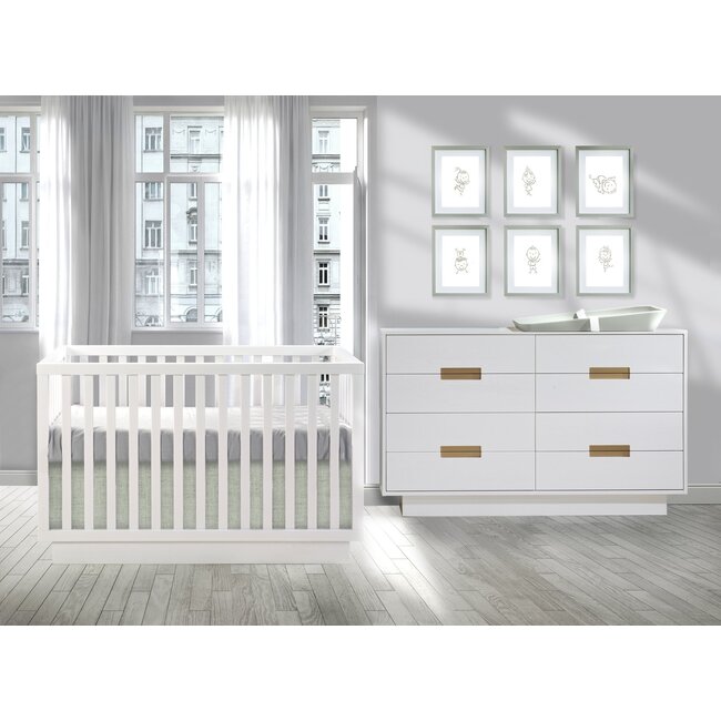 Natart Juvenile Signature Como Collection Classic Crib With 8 Drawer Dresser