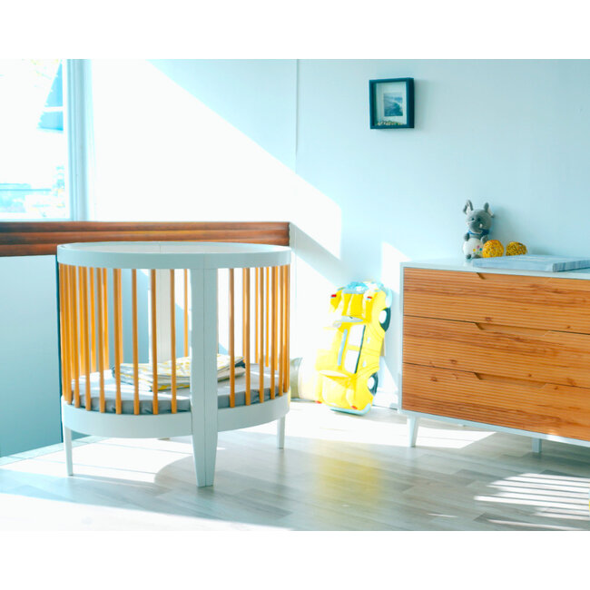 Pali Roma Cradle White - Comes with Mattress and Sheet