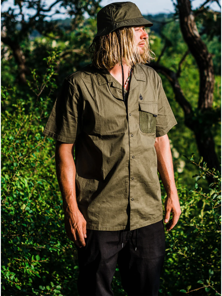 Volcom short shop sleeve button up