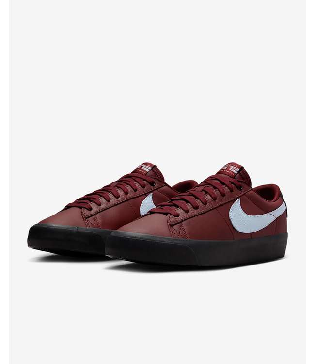 NIKE SB NIKE SB - BLAZER LOW PRO GT (DARK TEAM RED/ LT ARMORY BLUE)