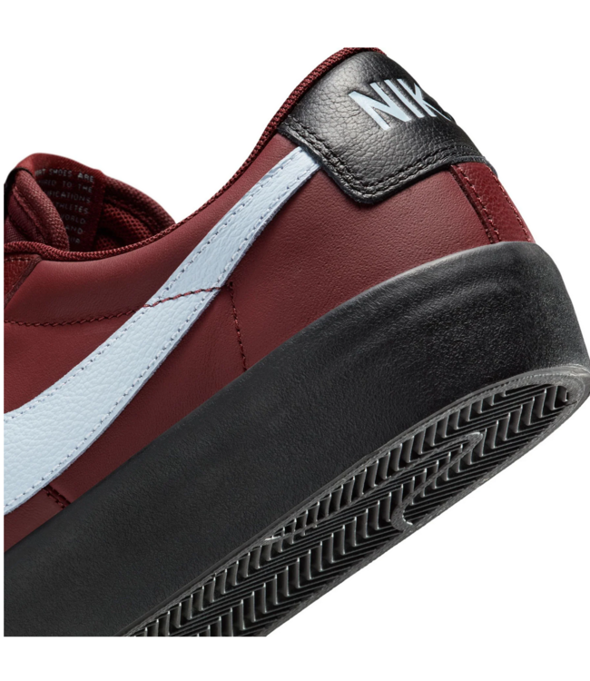 NIKE SB NIKE SB - BLAZER LOW PRO GT (DARK TEAM RED/ LT ARMORY BLUE)