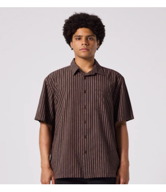 FORMER FORMER - REYNOLDS STRIPE S/S SHIRT (BROWN)