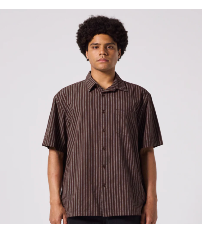 FORMER FORMER - REYNOLDS STRIPE S/S SHIRT (BROWN)