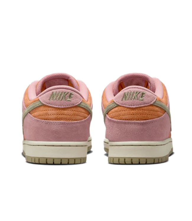 NIKE SB NIKE SB - DUNK LOW PRO (POUSSIÈRE D'ÉTOILES ROUGE/OLIVE NEUTRE)