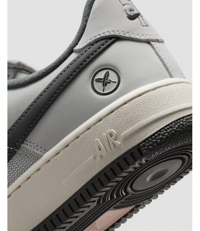 NIKE SB NIKE SB - AIR FORCE 1 YUTO