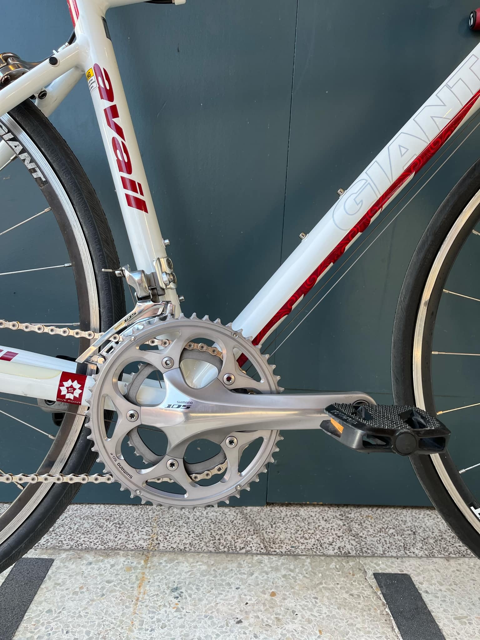 Refurbished Giant Avail S White ( 535mm TT )