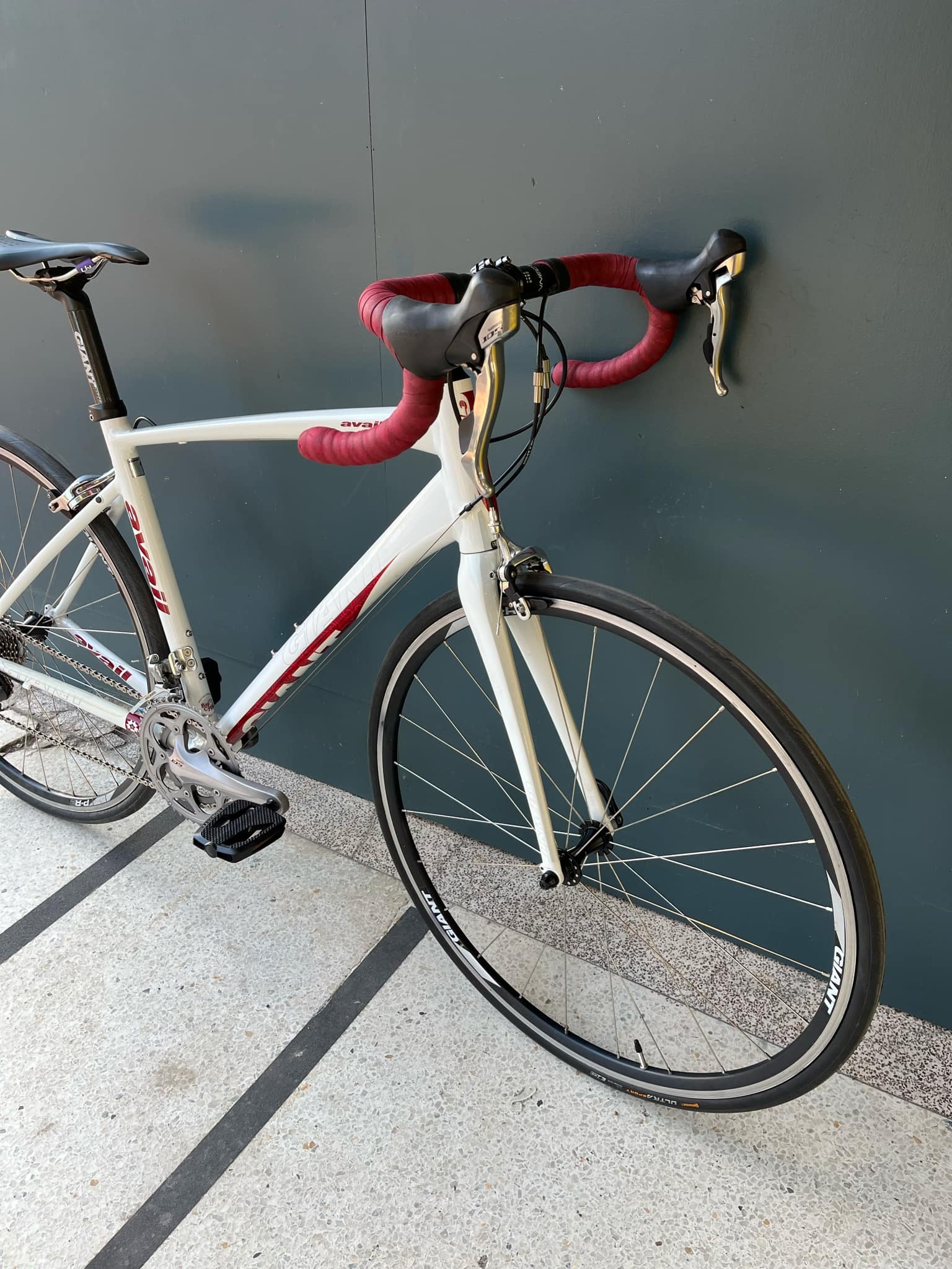 Refurbished Giant Avail S White ( 535mm TT )