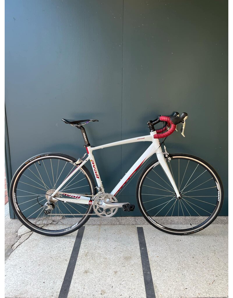 Refurbished Giant Avail S White ( 535mm TT )
