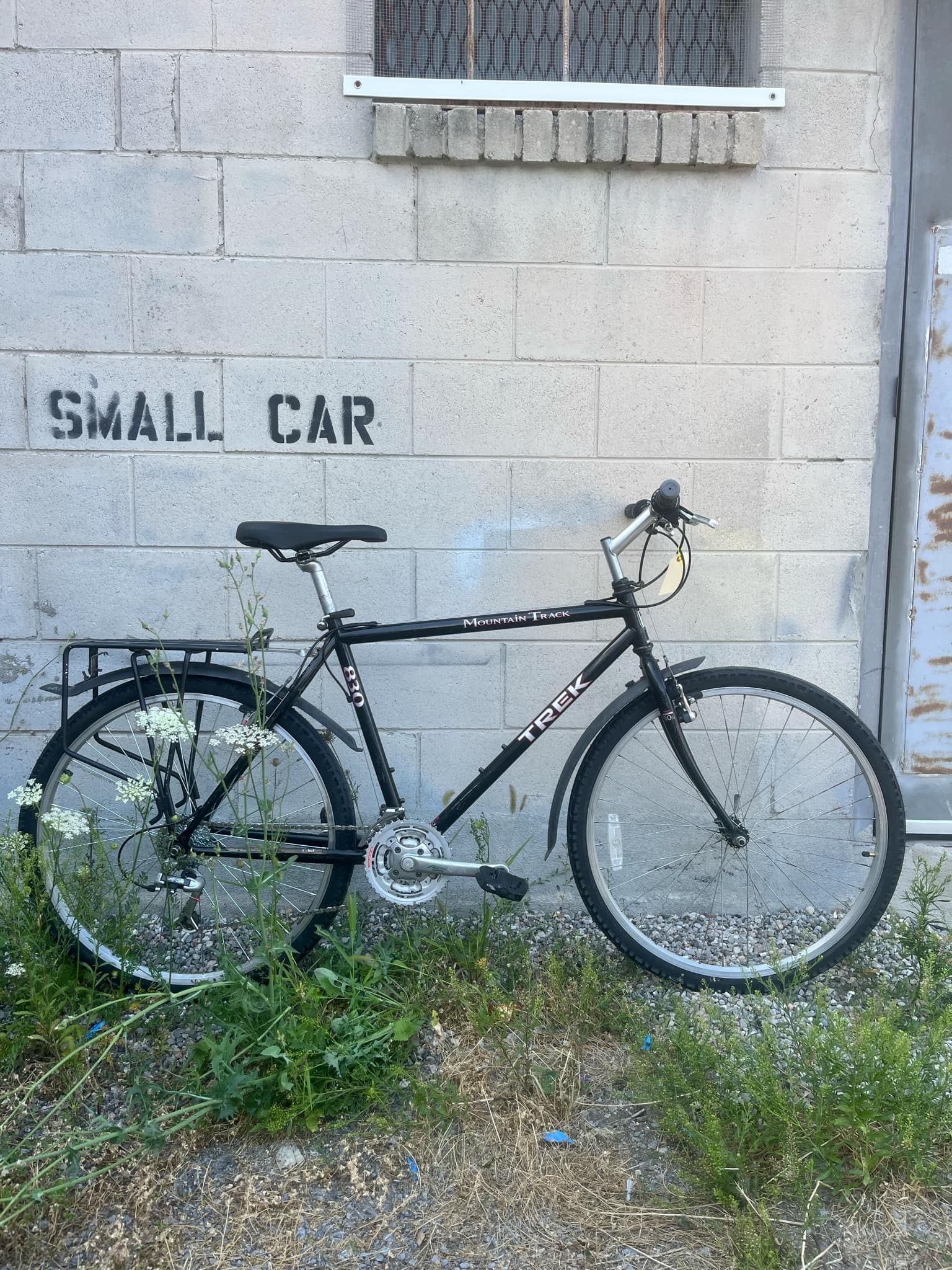 Refurbished Trek Mountain Track 830 Black 18" M With Clip On fenders and Rack!