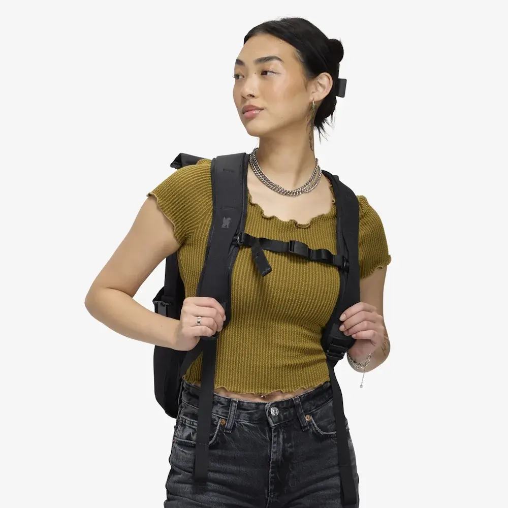 Chrome Chrome Barrage 22L Black