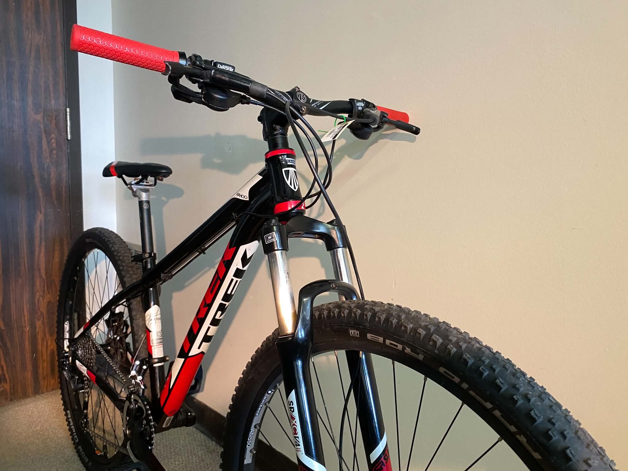 Refurbished Trek Wahoo Black/Red Small
