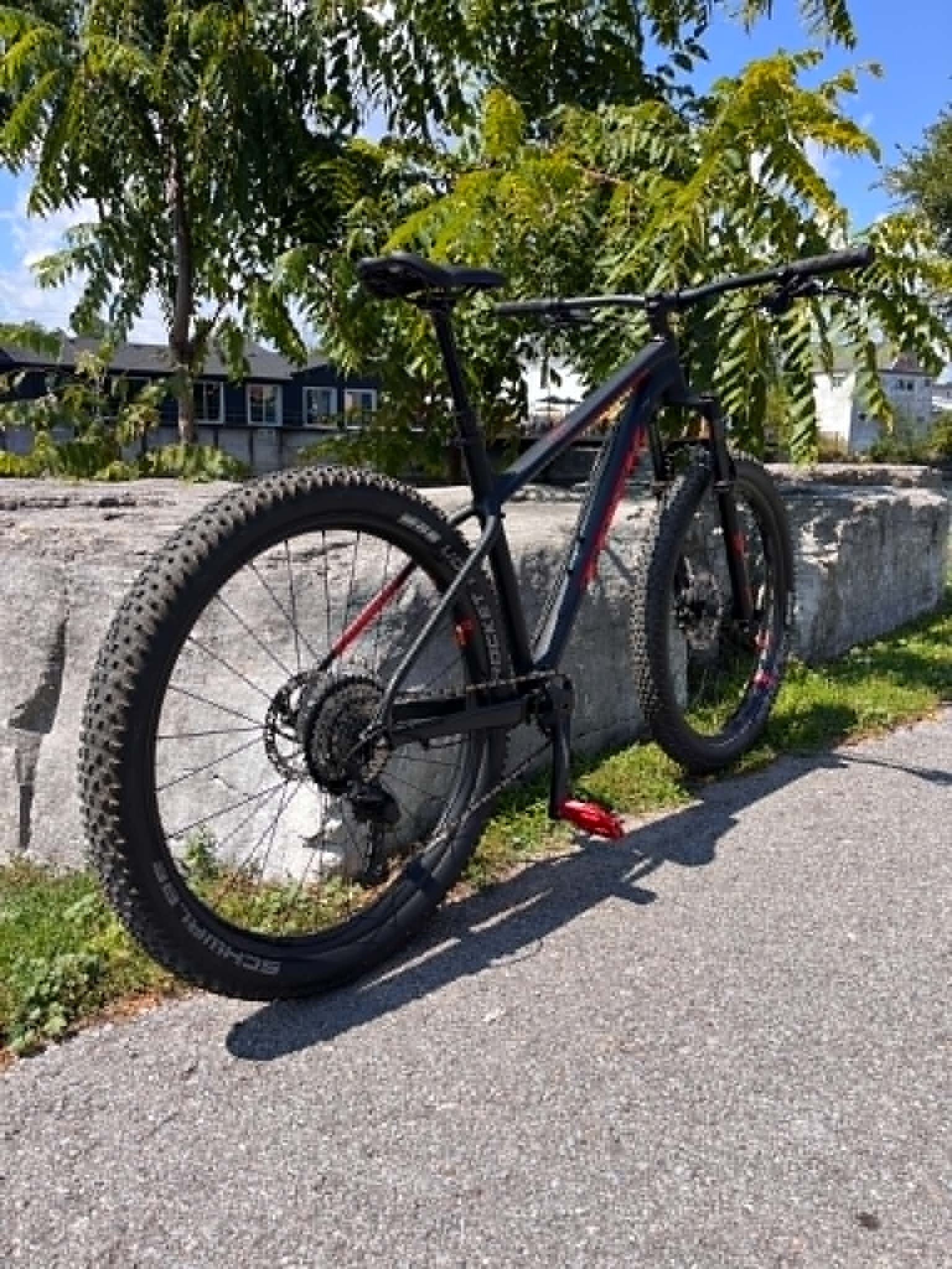 Refurbished Trek Roscoe 7 2017 L Black & Red