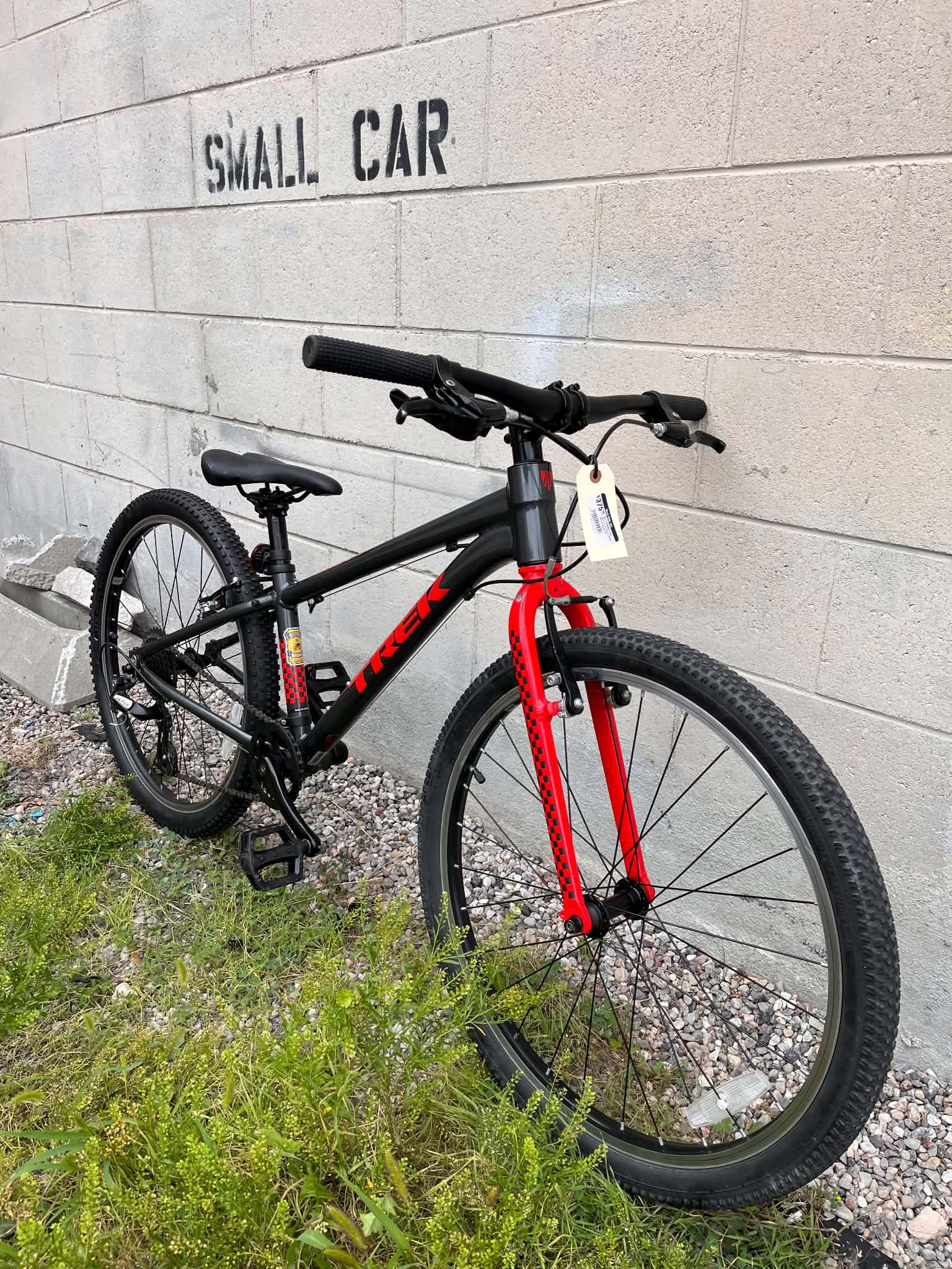 Refurbished Trek Wahoo 24 Kid's MTB Black Rigid Black and Red